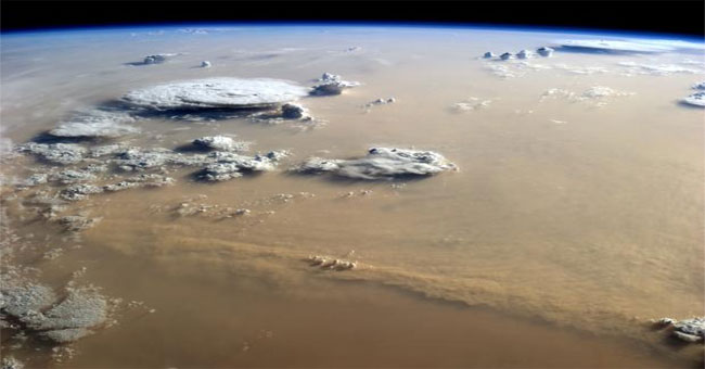 what-does-dust-storm-on-earth-look-like-from-space