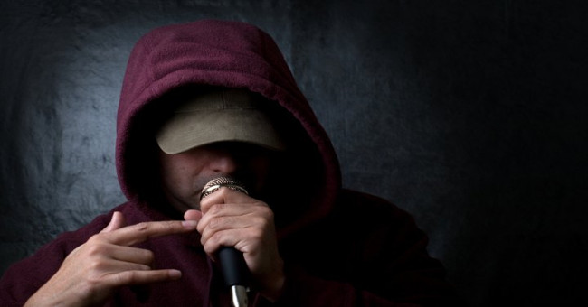 What happens in the throat of a person while beatboxing?