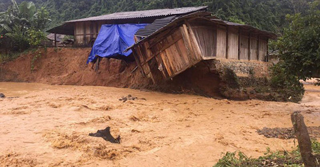 What is a pipe flood?  Where do tubes usually occur, when?