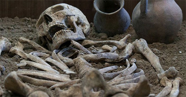 What is carbon isotope analysis?  Why is it possible to date the archeology?