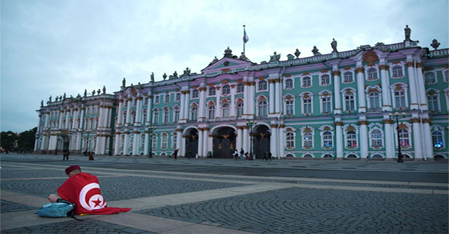 What kind of sleep did England have when 11 o'clock on the Sun at St.  Petersburg has not yet dive?