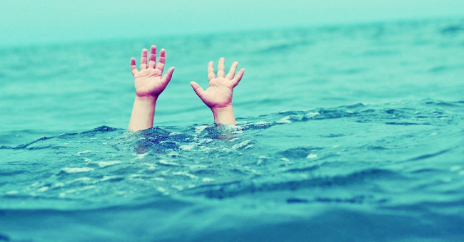 What parents need to teach their children after the child accidents when swimming