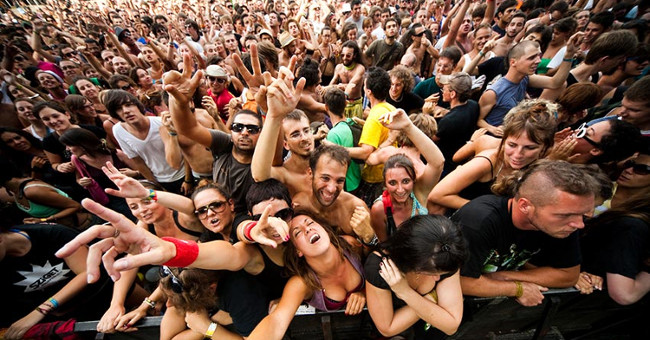 What to do when falling in a chaotic crowd?