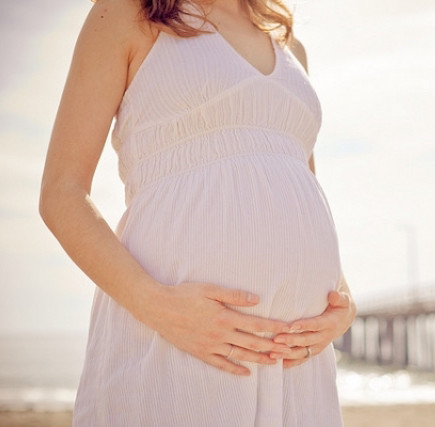 When should women start having children?