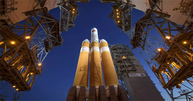 Which pulling force makes the Parker spacecraft the fastest?