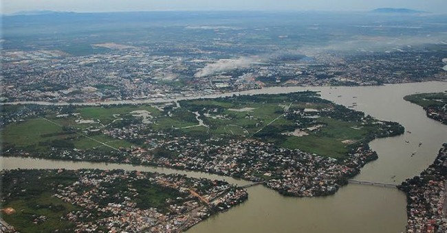 Which river is the longest in Vietnam?