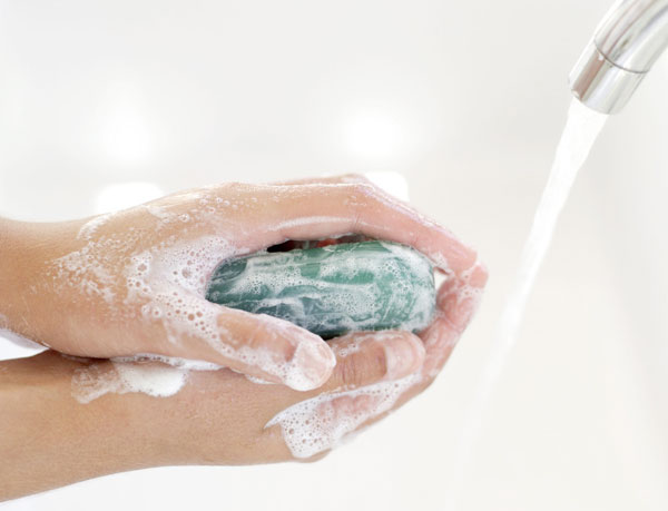 WHO urges doctors to wash their hands often