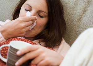 Why can not open eyes sneezing?