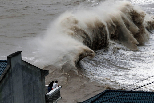 Why do floods flood across Asia?