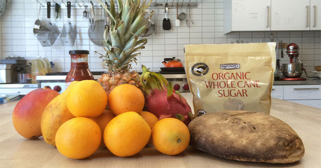 Why do many American prisons have to ban fruit circulation?