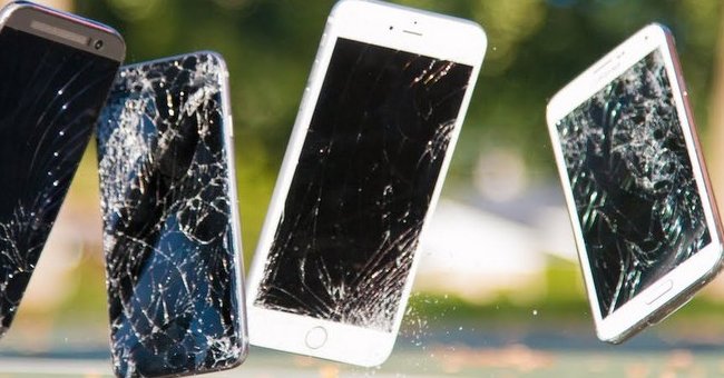 Why do smartphones often break when colliding?