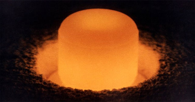 Why does the spacecraft fly for hundreds of years without running out of fuel?