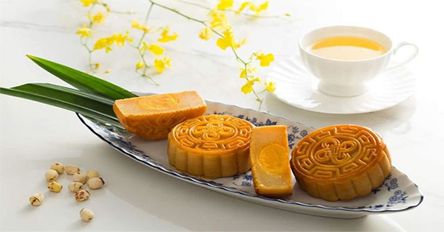 Why is expired moon cake still not moldy?