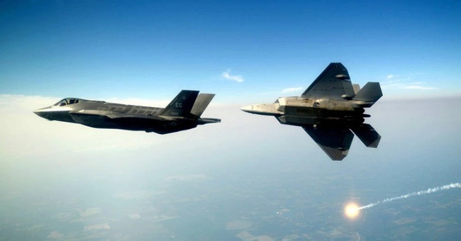 Why is jet engine so noisy?