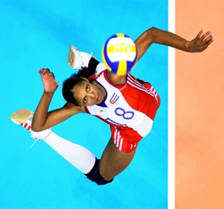 Why play volleyball prone to finger blue?