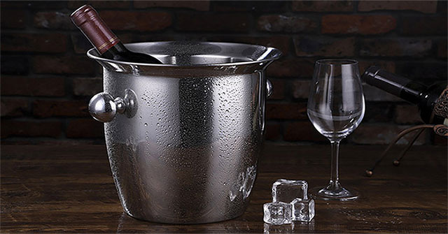 Why shouldn't you drink wine with ice?