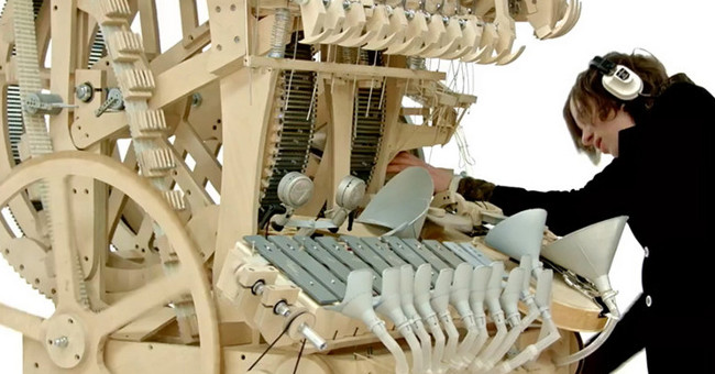 Wintergartan Marble: Music player produces melodies thanks to 2,000 marbles