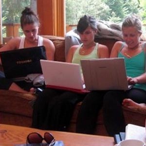 Women dominate the Internet, why?