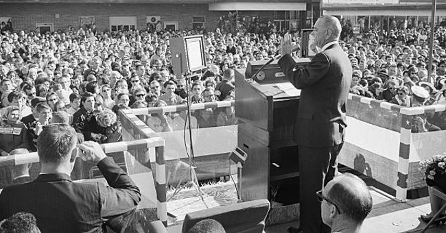 Word prompter - a powerful assistant of politicians