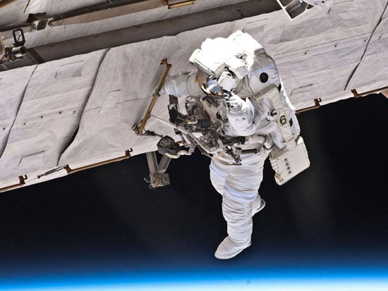 Working out of space can be harmful to the eyes