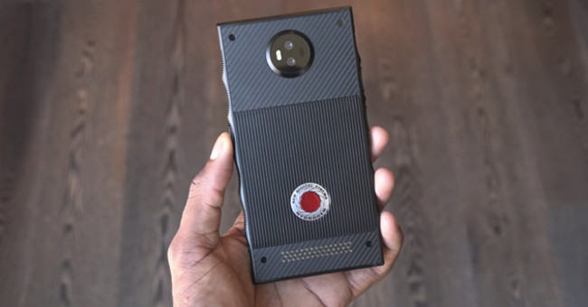 World's first holographic smartphone