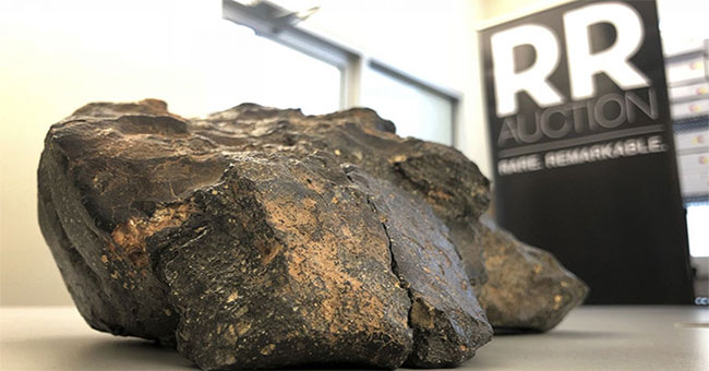Xuan Truong Company purchased Moon Moon meteorite for more than 600,000 USD