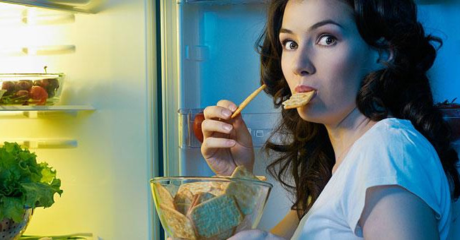 You want to eat at night, eat the most harmful thing?