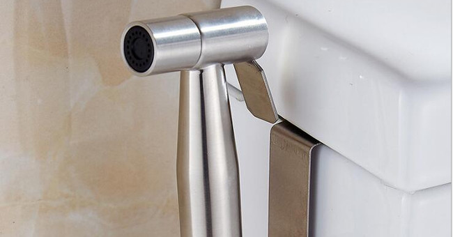 You won't see a toilet spray when you arrive in the US - why?
