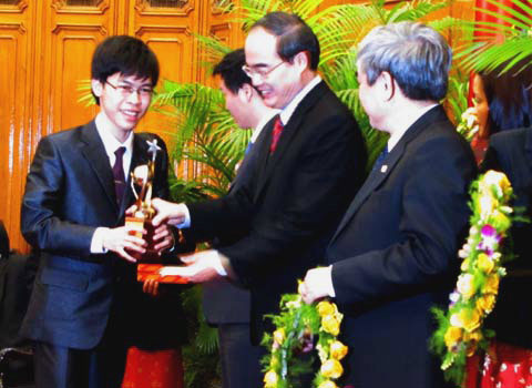 Young talent receives an award