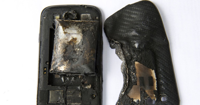 Your phone battery explodes, what do you need to do to protect yourself?