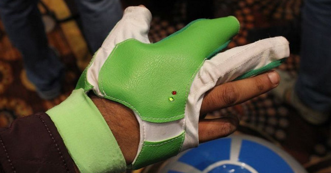 Ziro: The system allows you to design robots and control them through hand movements