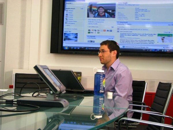 Picture 10 of 10 interesting things first happened on the Internet