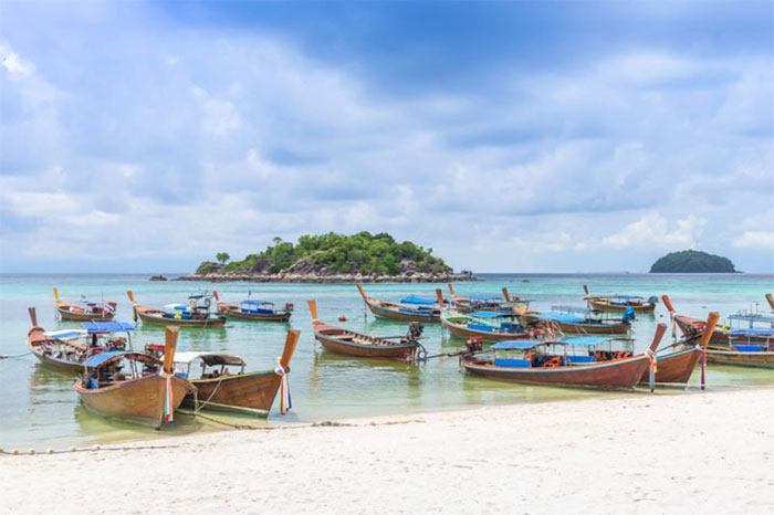 Picture 8 of 13 beaches with the most beautiful scenery in the world