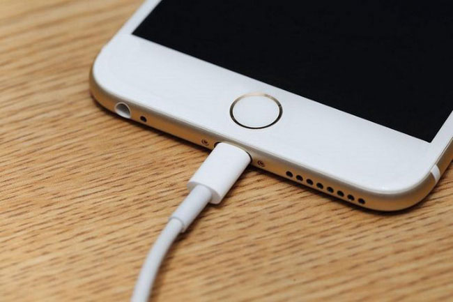 Picture 2 of 5 charging habits are causing the iPhone to crash faster