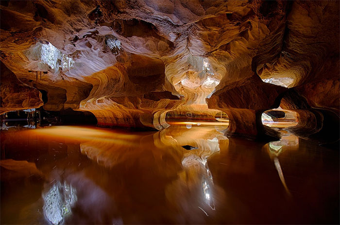 Picture 6 of 7 impressive beautiful caves in Vietnam