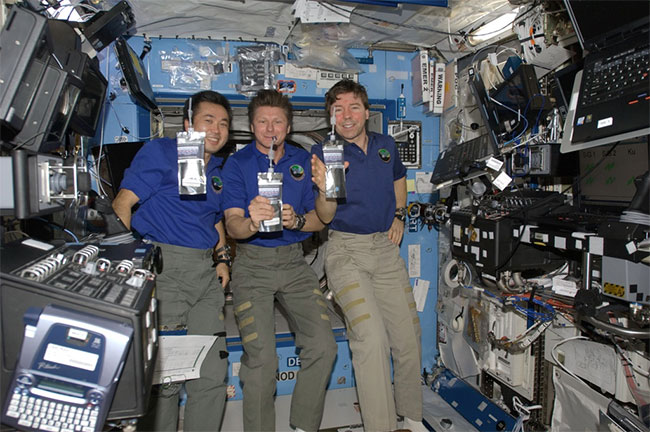 Astronaut's urine is more useful than the Earth Picture 3