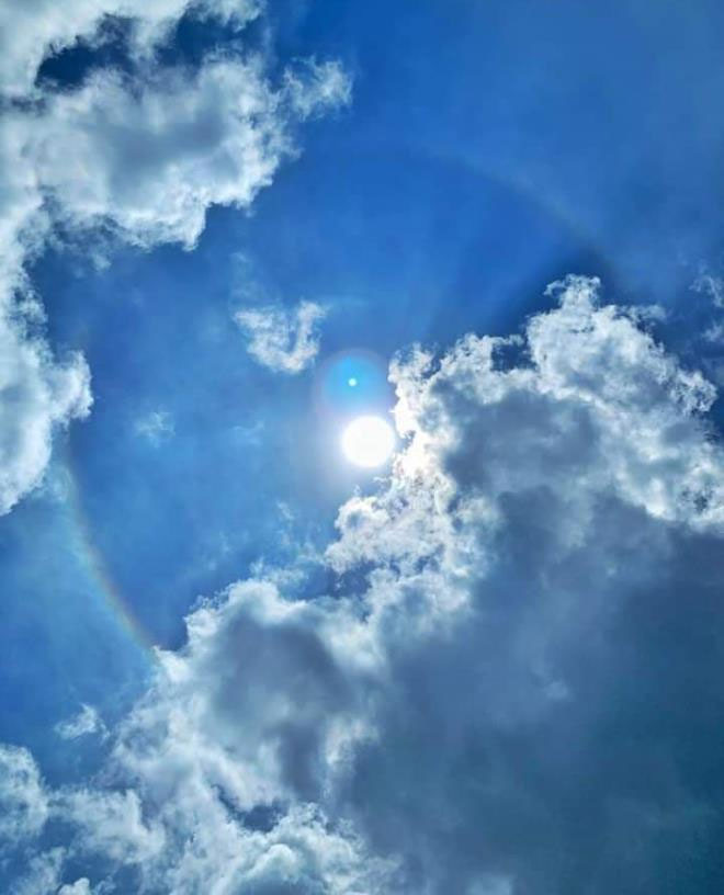 Picture 2 of Bunches of halo images appear beautiful in many Southeast provinces