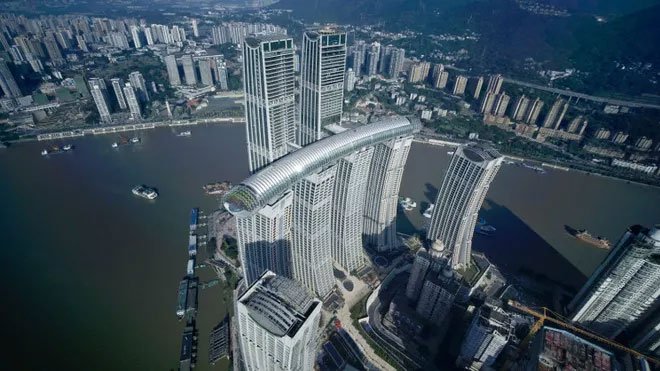 Picture 1 of China inaugurated the tallest horizontal building in the world
