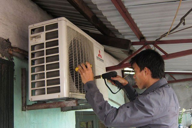 Picture 1 of Electricians 'decode' the phenomenon of poor air conditioning in hot days