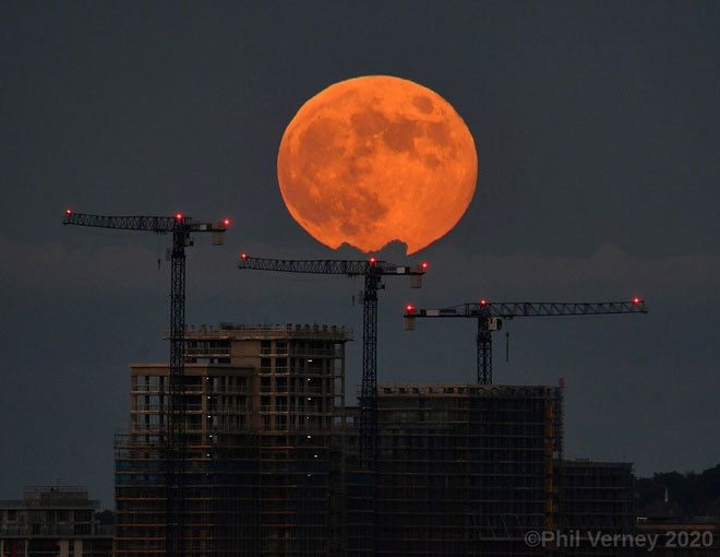 Picture 7 of Impressive photos of the 6/6 lunar eclipse