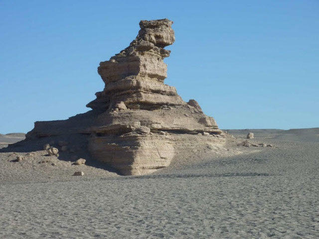 Picture 13 of Inside a 2,000 year old oasis in the desert of China