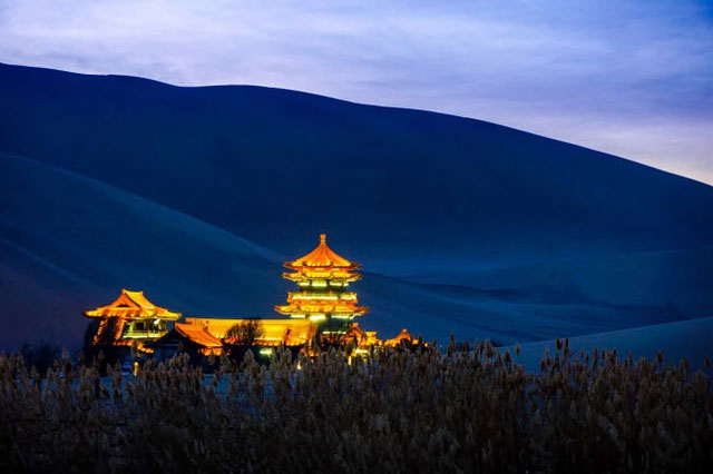 Picture 9 of Inside a 2,000 year old oasis in the desert of China
