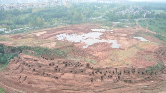 Picture 2 of Mysterious discovery of 219 tombs on the cliff