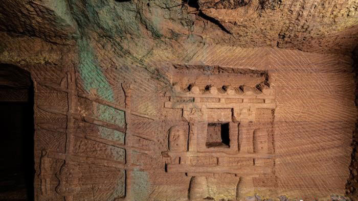 Picture 3 of Mysterious discovery of 219 tombs on the cliff