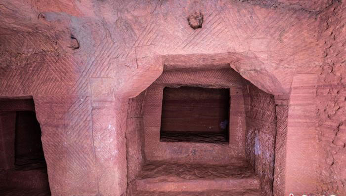 Picture 4 of Mysterious discovery of 219 tombs on the cliff