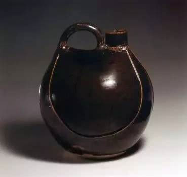 Picture 6 of The grave robbery is notorious but the thieves miss the extremely valuable things