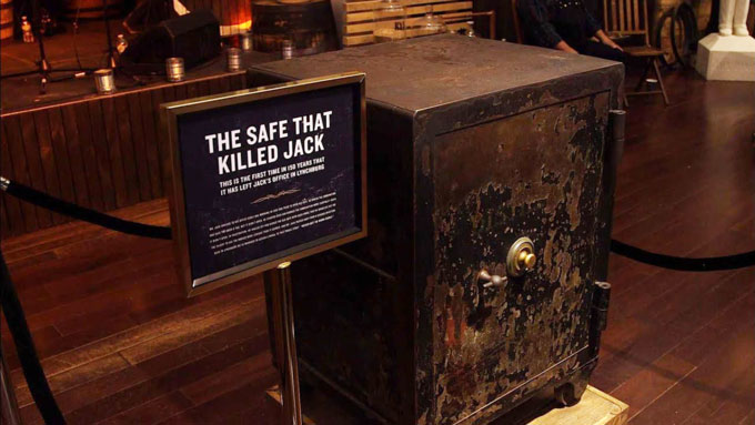 Picture 2 of The mystery of the safe that took the millionaire's life