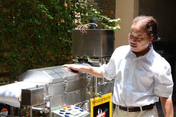Picture 3 of The teacher creates a 'magic' noodle making machine, exported to foreign countries