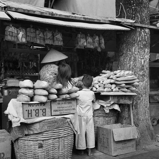 Picture 14 of Very interesting bunch of photos about bread in old Saigon