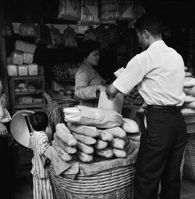 Picture 15 of Very interesting bunch of photos about bread in old Saigon